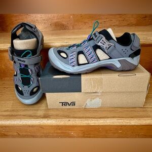 New Teva Women’s Omnium Athletic Sandals Purple pink multi Sz 9.5